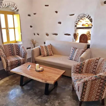 Kostoulis Traditional House Lägenhet Lefkes (Paros)